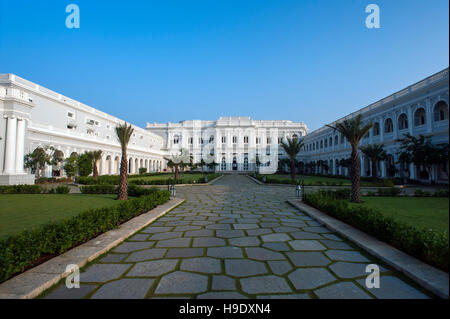 Al di fuori di Falaknuma Palace a Hyderabad, in India. Foto Stock