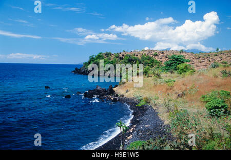 Costa a Tulamben, Bali, Indonesia Foto Stock