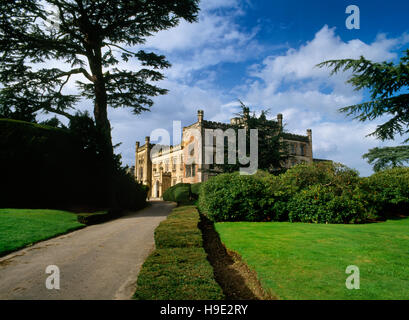 Unità principale A S anteriore: Elvaston Castle ricostruita 1817 al neo-gotica di disegni di James Wyatt, estremità a capanna della baia di 1633 house & E anteriore del 1830-40 su R. Foto Stock