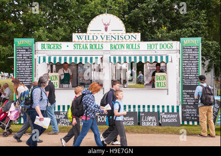 Il fast food per la vendita in una fase di stallo presso il Royal Norfolk Visualizza nel Showground , , Norwich Norfolk , Inghilterra , Inghilterra , Regno Unito Foto Stock