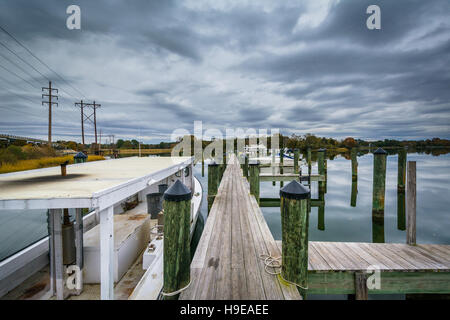 Docks a Oak Creek lo sbarco in Newcomb, vicino a St. Michaels, Maryland. Foto Stock