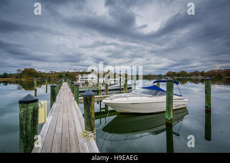 Docks a Oak Creek lo sbarco in Newcomb, vicino a St. Michaels, Maryland. Foto Stock