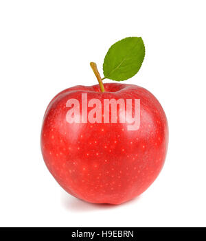 Red apple con foglie isolato su bianco Foto Stock