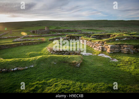 Pictish e norreni insediamento rimane sul Brough di Birsay, un isola di marea off NW Orkney continentale, Scotland, Regno Unito Foto Stock