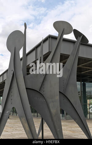 Berlino, Germania - Luglio 2015: Neue Nationalgalerie, noto anche come nuova Galleria Nazionale di Berlino. Vista esterna del museo progettato dall architetto Lu Foto Stock