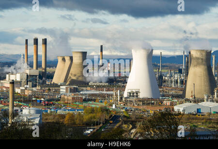 Il Grangemouth raffineria di petrolio in Scozia. Grangemouth Ineos è il più grande sito di produzione in volume di prodotti. Foto Stock