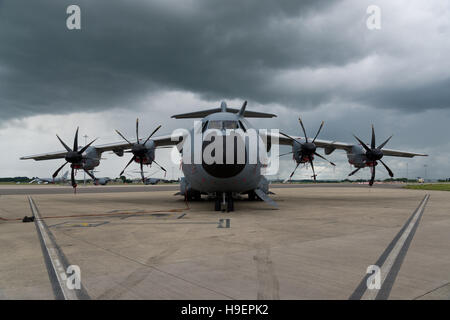 Airbus A400M Atlas piano di trasporto. Royal Airforce aerei militari. Foto Stock