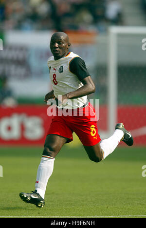 GEREMI NJITAP CAMERUN & real madrid FC stadio di Niigata Niigata Giappone 01 Giugno 2002 Foto Stock