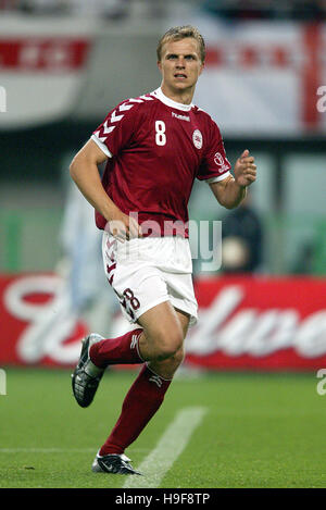 JESPER GRONKJAER DANIMARCA & Chelsea FC NIIGATA STADIUM BIG SWAN Niigata Giappone 15 Giugno 2002 Foto Stock