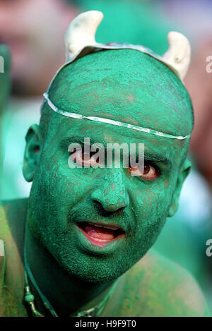 Arabia Saudita Camerun ventola V ARABIA SAUDITA SAITAMA STADIUM SAITAMA GIAPPONE 06 Giugno 2002 Foto Stock