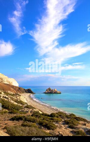 Roccia saracena, Paphos, Cipro, Mediterraneo orientale Mare Foto Stock