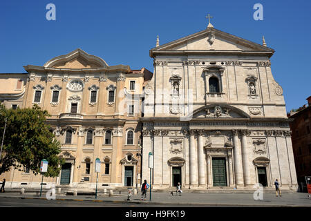 Italia, Roma, oratorio dei Filippini e la chiesa di Santa Maria in Vallicella (Chiesa Nuova) Foto Stock