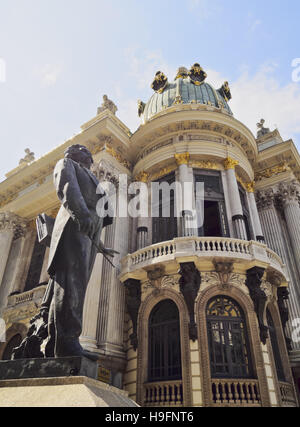 Il Brasile, la città di Rio de Janeiro, vista del Theatro Municipal. Foto Stock