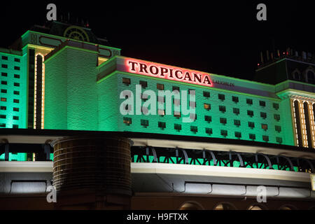 Il Tropicana Hotel Casino in Laughlin Nevada USA lungo il Fiume Colorado Foto Stock