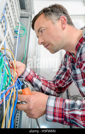 Elettricista cavi di collegamento Foto Stock