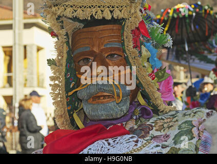 Maschera di legno a Schignano carnevale, provincia di Como, Lombardia, Italia Foto Stock