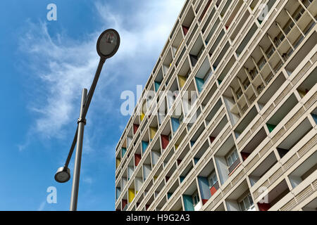 Berlino, Germania - Luglio 2014: Le Corbusier Haus fu progettato da Le Corbusier nel 1957 seguendo il suo concetto di Unite d'Habitation (scatola) Foto Stock