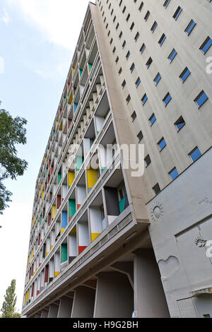 Berlino, Germania - Luglio 2014: Le Corbusier Haus fu progettato da Le Corbusier nel 1957 seguendo il suo concetto di Unite d'Habitation (scatola) Foto Stock