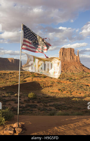 Arizona-Utah, Monument Valley Navajo Tribal Park, i mezzoguanti Foto Stock