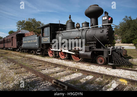 Supporto Dora Florida USA - La Tavares Eustis & Golfo convoglio ferroviario tirato da un 1907 a legna locomotore Foto Stock