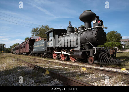 Supporto Dora Florida USA - La Tavares Eustis & Golfo convoglio ferroviario tirato da un 1907 a legna locomotore Foto Stock