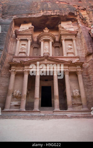 Il Ministero del Tesoro o al Khazneh di Petra, Giordania Foto Stock