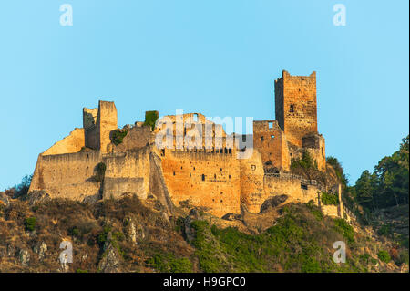 Castello sopra Saint-Ulrich Ribeauvillé, vicino a Colmar, Alto Reno, pittoresco villaggio, Alsazia, Francia Foto Stock