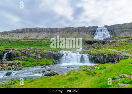 Vista delle cascate Dynjandi, a ovest la regione di fiordi, Islanda Foto Stock