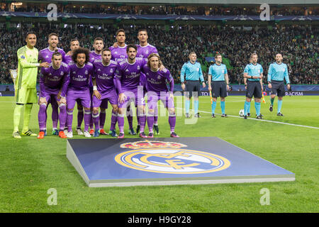 Lisbona, Portogallo. 22 Novembre, 2016. Real Madrid a partire team per il gioco della UEFA Champions League, Gruppo F, Sporting CP vs Real Madrid CF Credito: Alexandre de Sousa/Alamy Live News Foto Stock