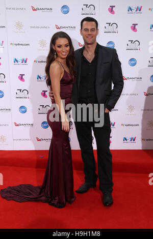 Sydney, Australia. Il 23 novembre 2016. tbc arriva sul tappeto rosso per la trentesima ARIA Awards a stella, Pyrmont, Sydney. Credito: Credito: Richard Milnes/Alamy Live News Foto Stock