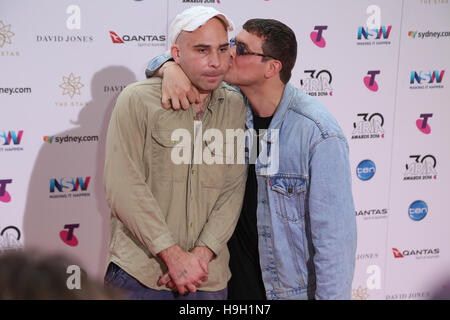 Sydney, Australia. Il 23 novembre 2016. tbc arriva sul tappeto rosso per la trentesima ARIA Awards a stella, Pyrmont, Sydney. Credito: Credito: Richard Milnes/Alamy Live News Foto Stock