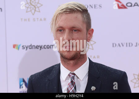 Sydney, Australia. Il 23 novembre 2016. tbc arriva sul tappeto rosso per la trentesima ARIA Awards a stella, Pyrmont, Sydney. Credito: Credito: Richard Milnes/Alamy Live News Foto Stock