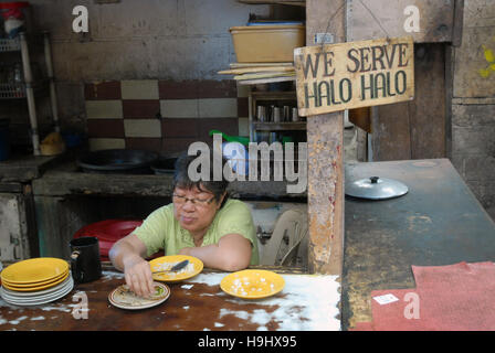 Interno del mercato centrale, Iloilo, Panay, Filippine Foto Stock