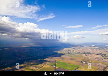 Panorama della città dalla Bird view aereo qui sopra Foto Stock