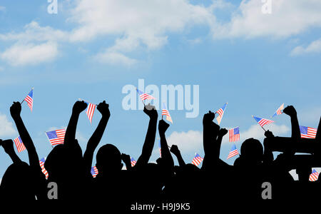 Immagine composita di sagome dei tifosi di calcio Foto Stock