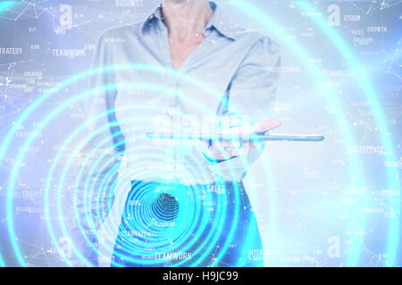 Immagine composita di imprenditrice azienda tavoletta digitale Foto Stock