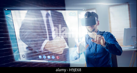 Immagine composita di angry businessman thump la tabella Foto Stock