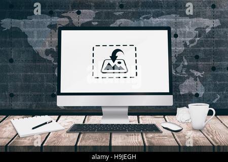 Immagine composita di un computer su una scrivania Foto Stock