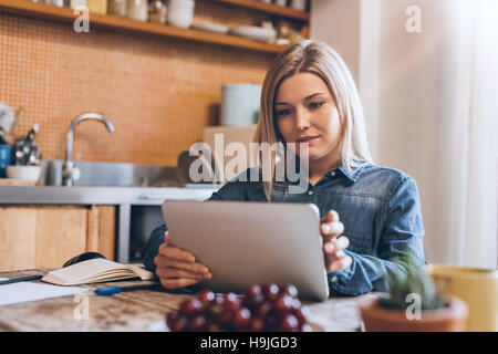 Online ovunque in casa sua Foto Stock