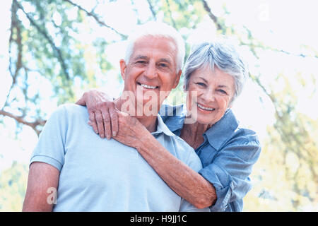 Felice vecchia coppia sorridente Foto Stock