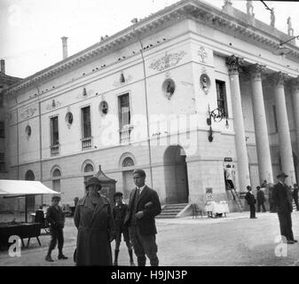 Teatro di Belluno Italia settentrionale 1924 Foto Stock