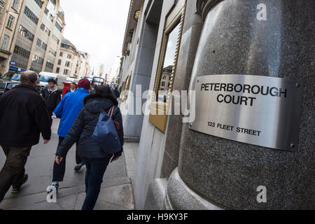 Vista generale di Goldman Sachs' UK sede in Fleet Street, Londra. La banca è uno dei numerosi dice per pianificare una mossa a Francoforte dopo la decisione del Regno Unito di abbandonare l'Unione europea. Stampa foto di associazione. Picture Data: venerdì 18 novembre, 2016. Foto di credito dovrebbe leggere: Matt STANLEY A. CROSSICK/PA FILO Foto Stock