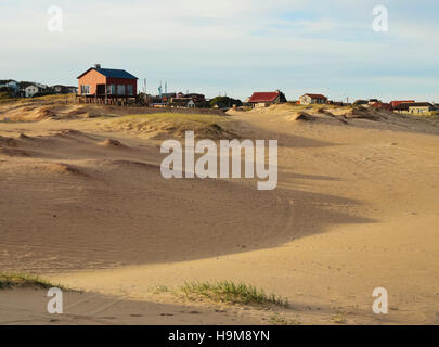 Uruguay, Rocha Dipartimento, Punta del Diablo, vista la Viuda Beach Dunes. Foto Stock