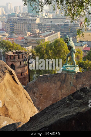 Il Cile, Santiago, vista del monumento indiano sulla collina di Santa Lucia. Foto Stock