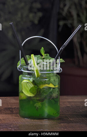 Verde Mocktail frullato di Pune, India Foto Stock