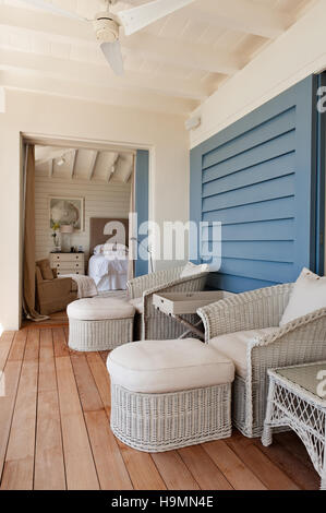 Balcone Terrazza posti a sedere, alloggi di lusso, West Indies, dei Caraibi Foto Stock