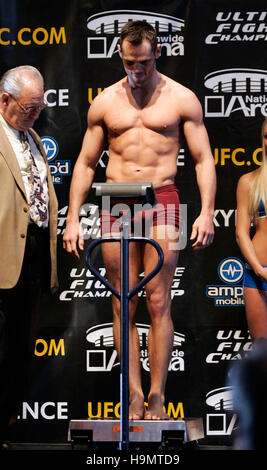 Ricco Franklin durante la pesa per Ultimate Fighting Championship campione UFC 68 alla Nationwide Arena di Columbus, OH il 2 marzo 2007. Photo credit: Francesco Specker Foto Stock