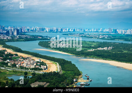 Edificio della città nella città di Qingyuan, nella provincia di Guangdong, Cina Foto Stock