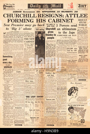 1945 Daily Mail pagina anteriore nuovo governo laburista e Winston Churchill si dimette Foto Stock