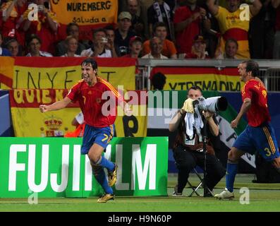 RAUL CELEBRA IL TRAGUARDO SPAGNA V TUNISIA WORLD CUP STADIUM STUTGART Germania 19 giugno 2006 Foto Stock